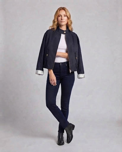 Damen Cropped Utility Jacke mit Stehkragen, Kordelzugsaum und goldfarbenen Details Drune