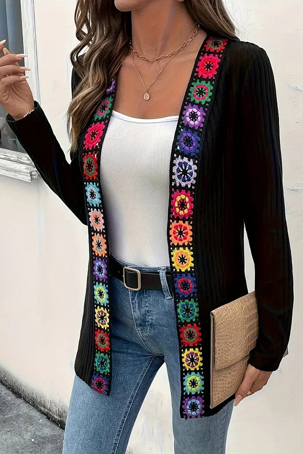Drune | Strickcardigan mit Blumenrand und langen Ärmeln