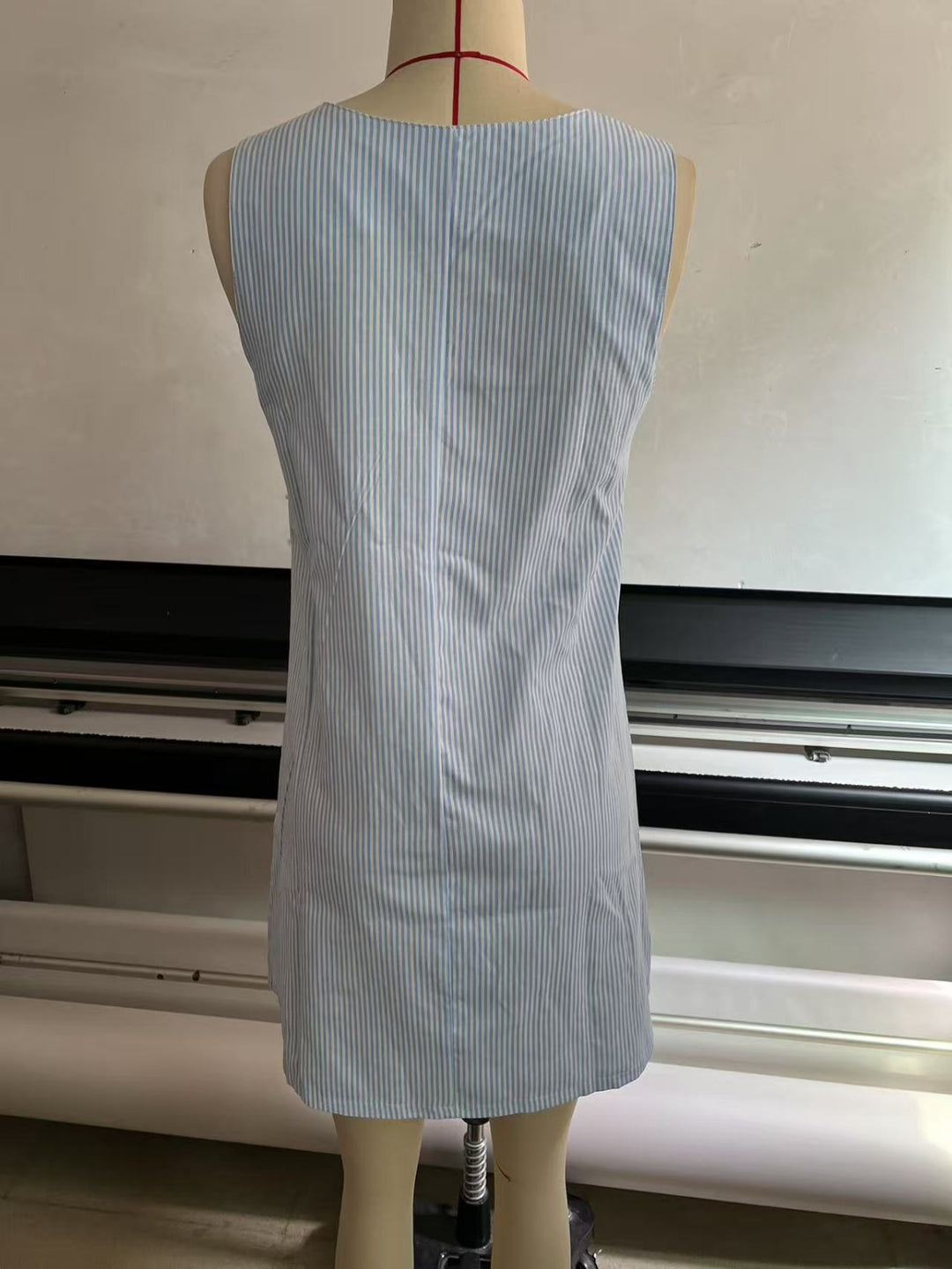 Drune | Gestreiftes Kleid mit Knopfleiste