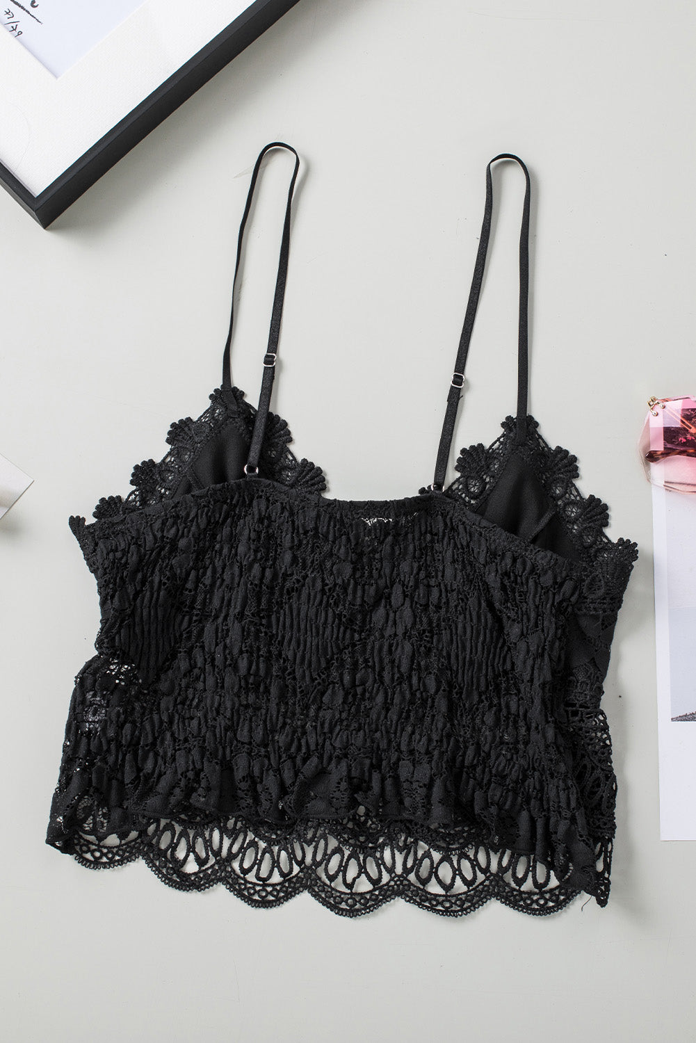 Drune | V-Ausschnitt Spitze Cropped Cami