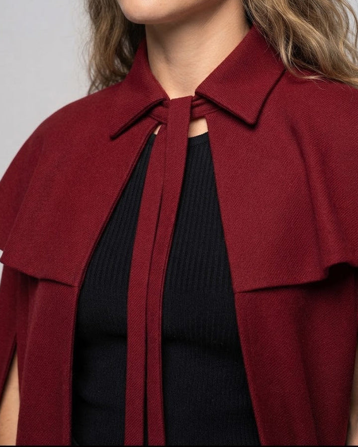Damen elegante Kapuzencape mit schwingenden Ärmeln und Taillenauschnitten Drune