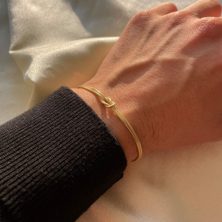 Drune | Minimalistische Armreif Liebesknoten