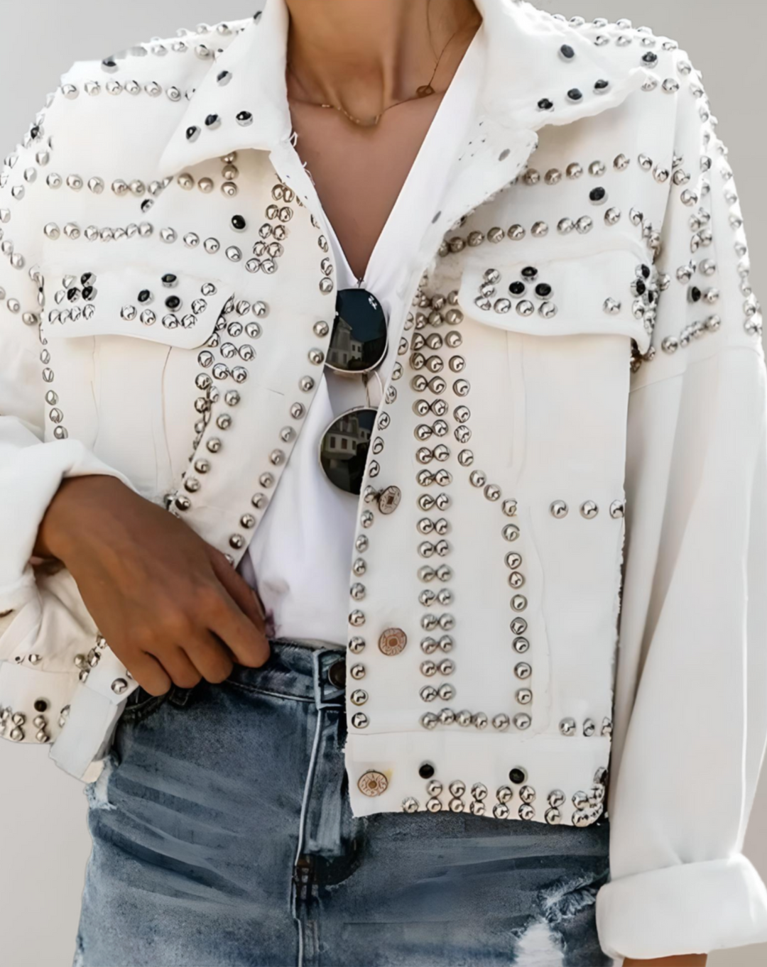 Drune | Lässige Jeansjacke mit Nieten - Robust und stilvoll für jeden Tag