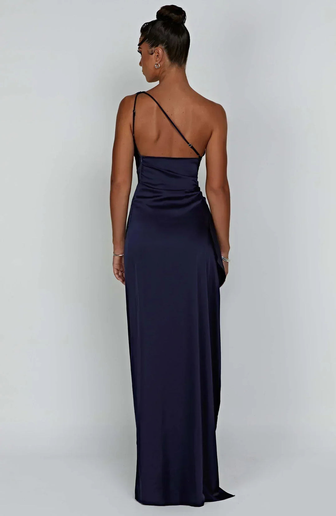 Drune | One-Shoulder-Schlitzkleid Aus Satin