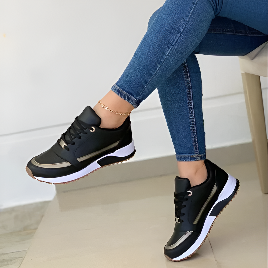 Drune | Stilvolle schwarze Sneaker mit metallischen Akzenten für Damen