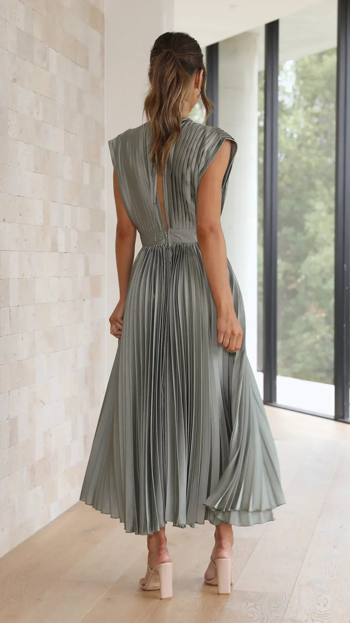 Drune | Faltendes Plunge Midi Kleid
