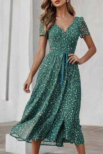 Drune | Atemberaubendes Kurzarm Grünes V-Ausschnitt Midi-Kleid