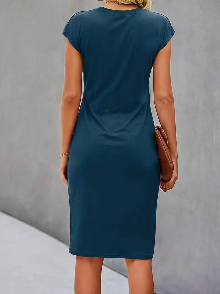 Drune | Stylisches Figurbetontes Kleid mit Rundhalsausschnitt