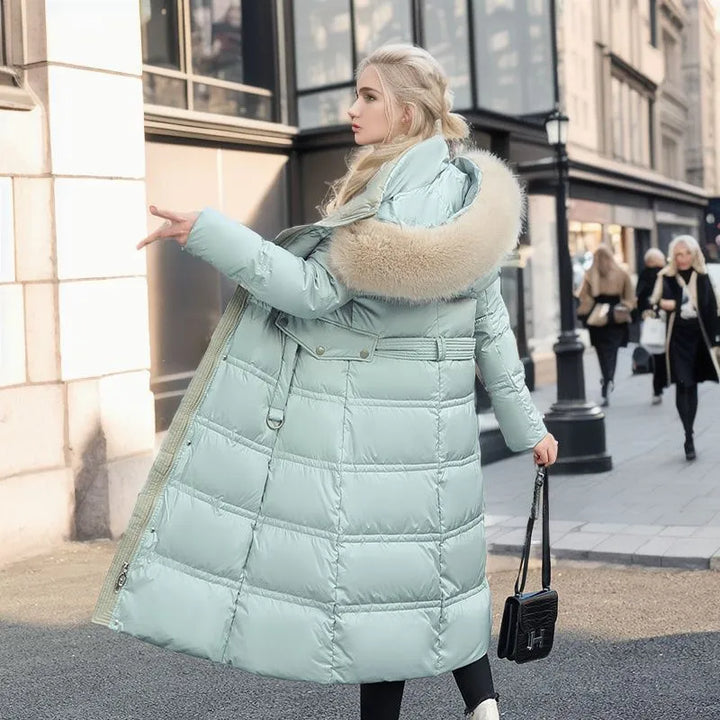 Drune | Damen lange Winterjacke mit Pelzmütze und Gürtel