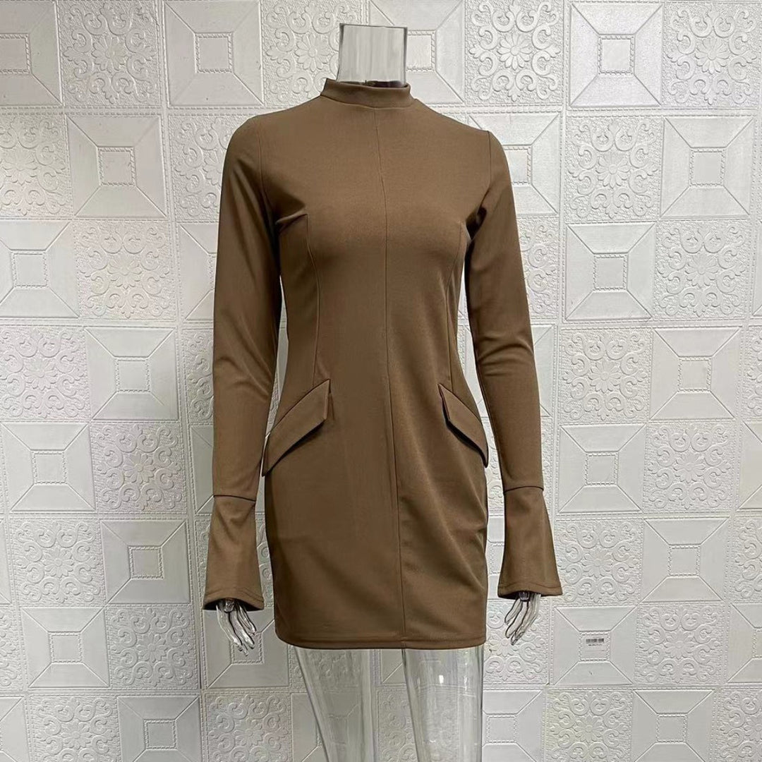 Drune | Schmal geschnittenes, langärmeliges, hüftumspielendes Kleid
