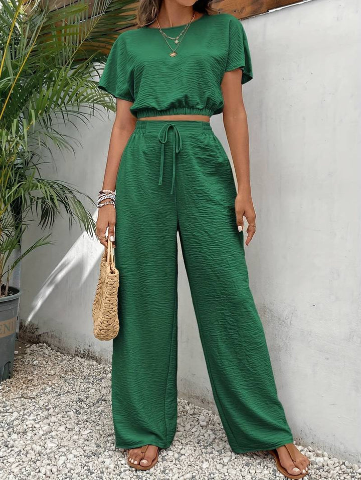 Drune | Chic Crop Top T-Shirt und Hochbundhose