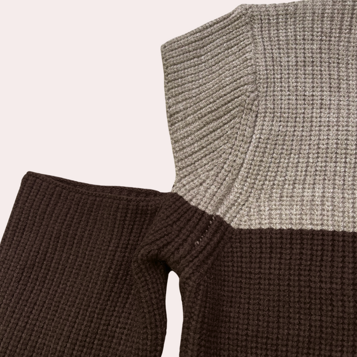 Drune | Strickpullover mit Ausschnitten an den Ärmeln