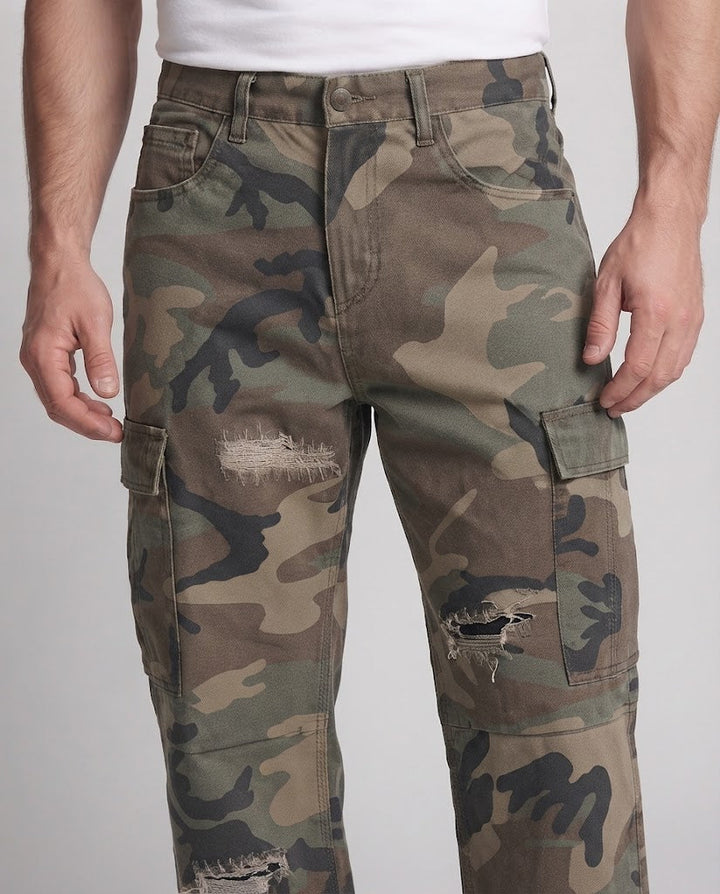Herren Camouflage-Cargo-Pant im Baggy-Workwear-Look mit Destroyed-Details Drune