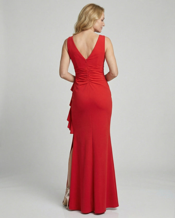 Figurbetontes Abendkleid mit V-Ausschnitt