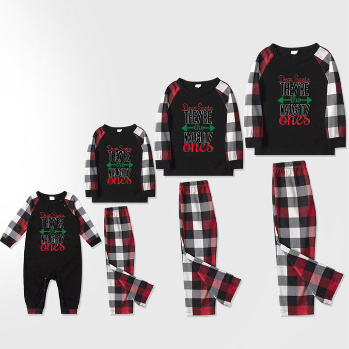Drune | Lieber Weihnachtsmann Sie sind die Ungezogenen' Druck CasualLangarm-Sweatshirts Kontrastoberteile und Rot & Schwarz & Weiß Karierte Hose Familienpassende Pyjama Set mit Hundebandana