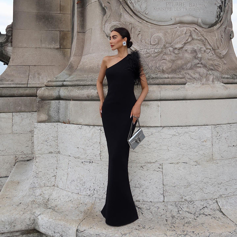 Drune | Stilvolle Eleganz Off-shoulder Pelzkleid