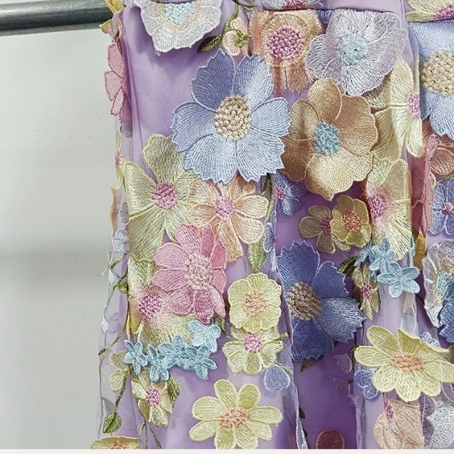 Drune | Cocktailkleid mit Blumenapplikationen
