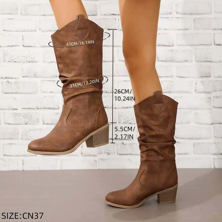 Drune | Stiefel mit Dickem Absatz und Spitzer Zehe
