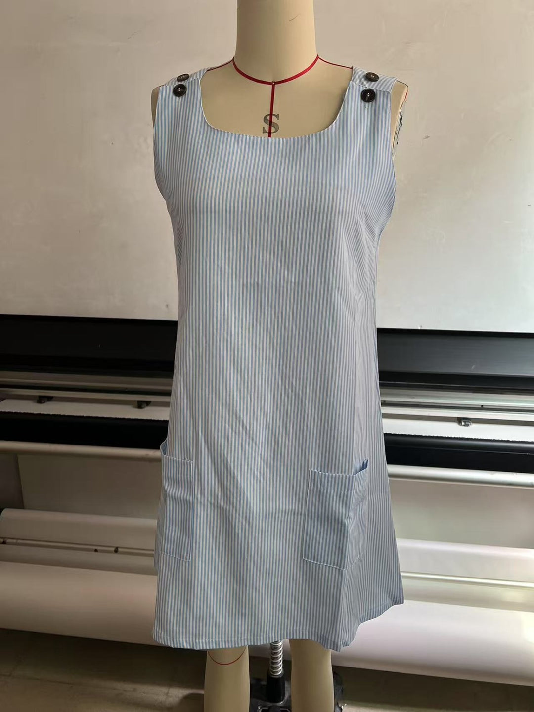 Drune | Gestreiftes Kleid mit Knopfleiste
