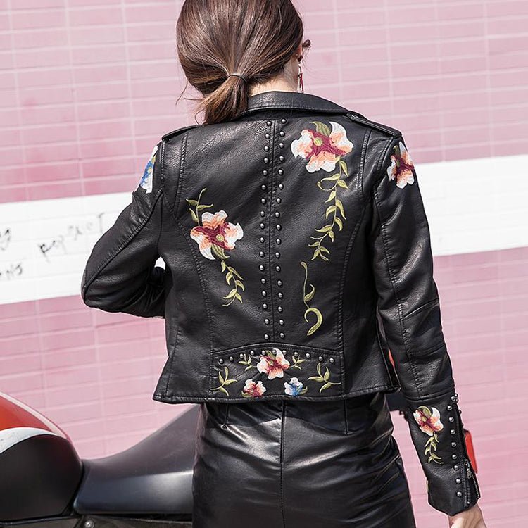 Drune | Damen-Lederjacke mit Nieten-Akzent und Blumenmuster