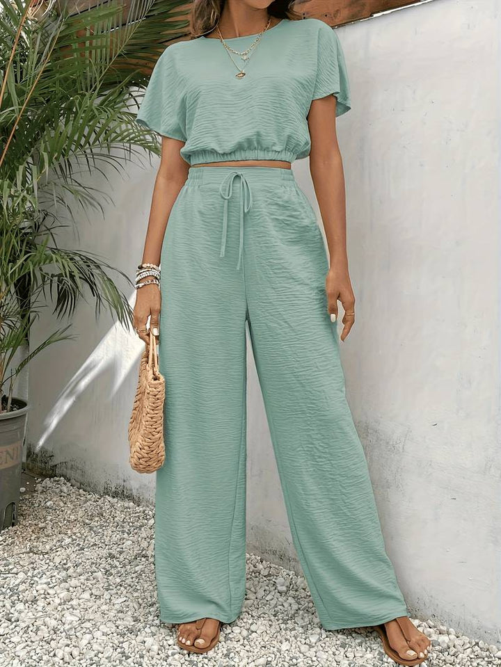 Drune | Chic Crop Top T-Shirt und Hochbundhose