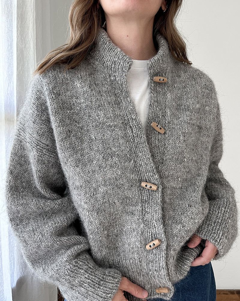 Drune | Graue Strickjacke mit Knöpfen