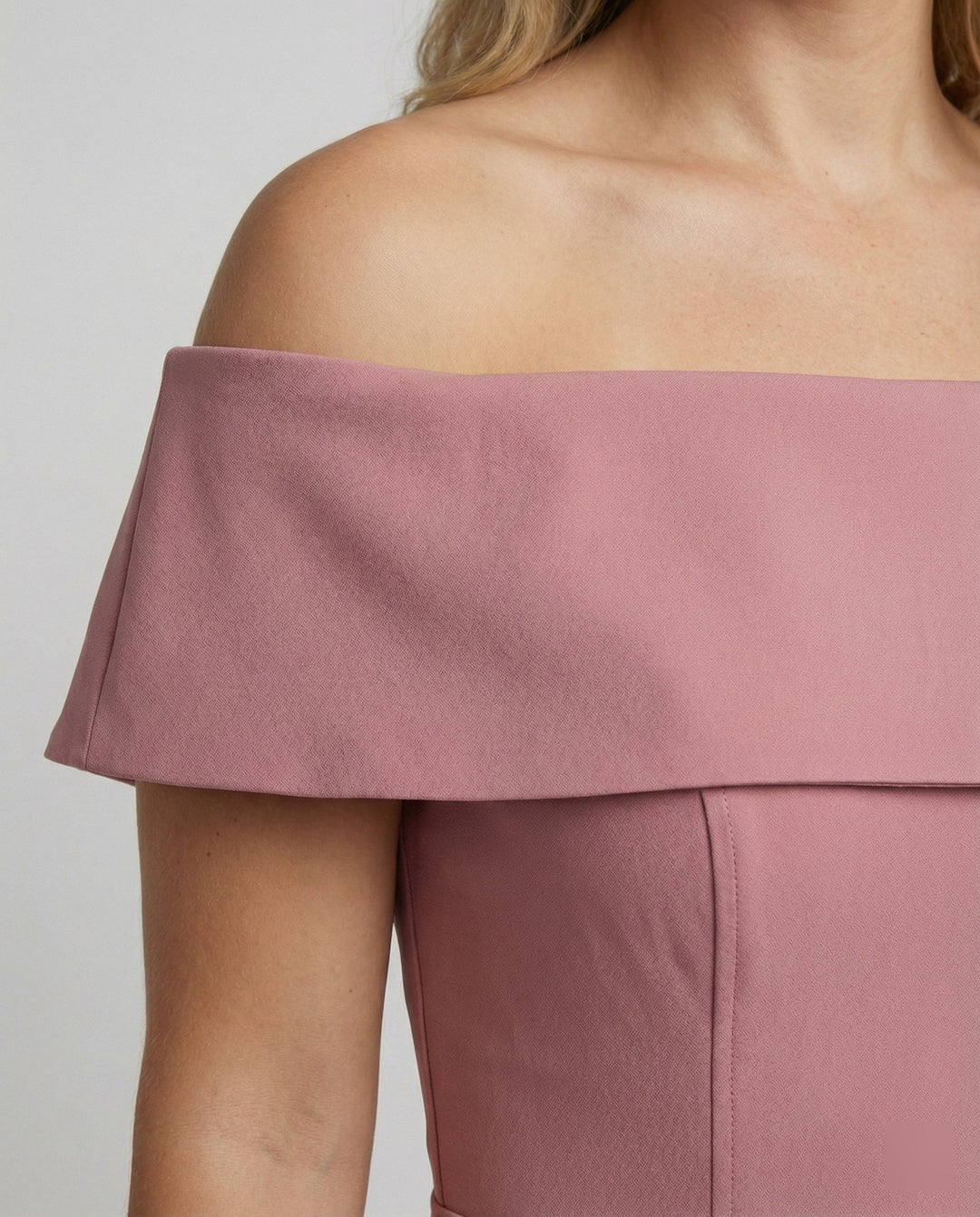 Vielseitiges trägerloses Satin-Kleid für Partys