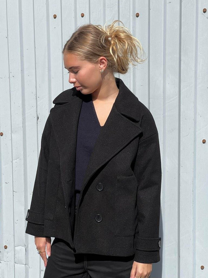 Drune | Klassischer Peacoat mit doppelter Knopfleiste