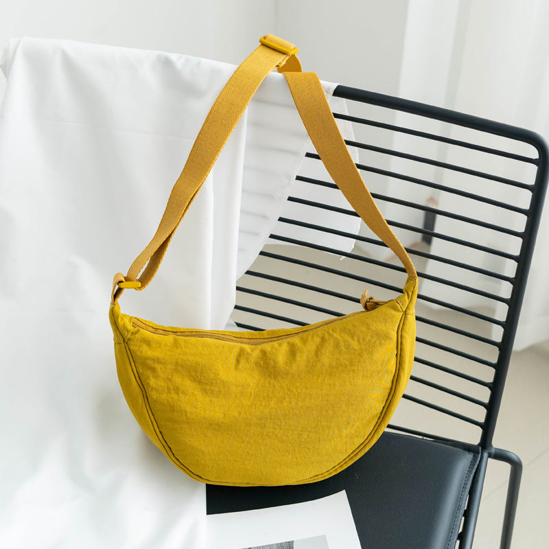 Drune | Stilvolle Half Moon Crossbody Tasche