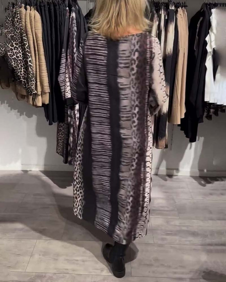 Drune | Kleid mit V-Ausschnitt und Leopardenmuster