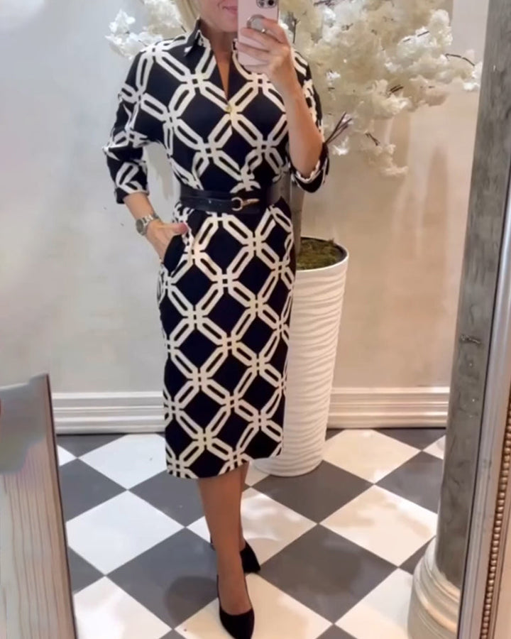 Drune | Kleid mit Geometrischem Print und Seitlichem Schlitz