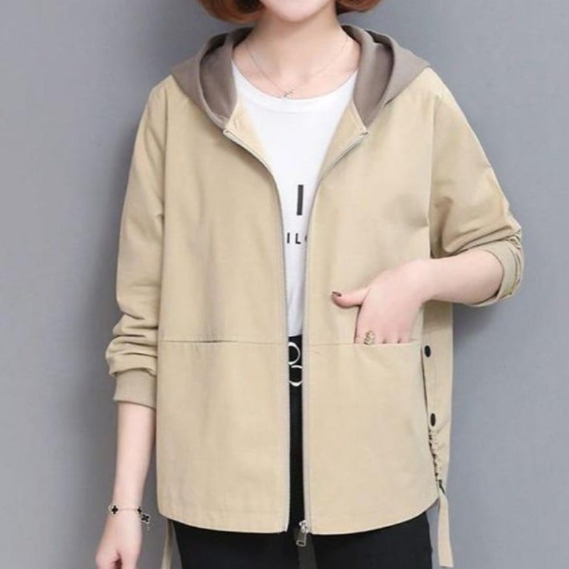 Drune | Damen-Übergangsjacke mit Verzierung auf der Rückseite