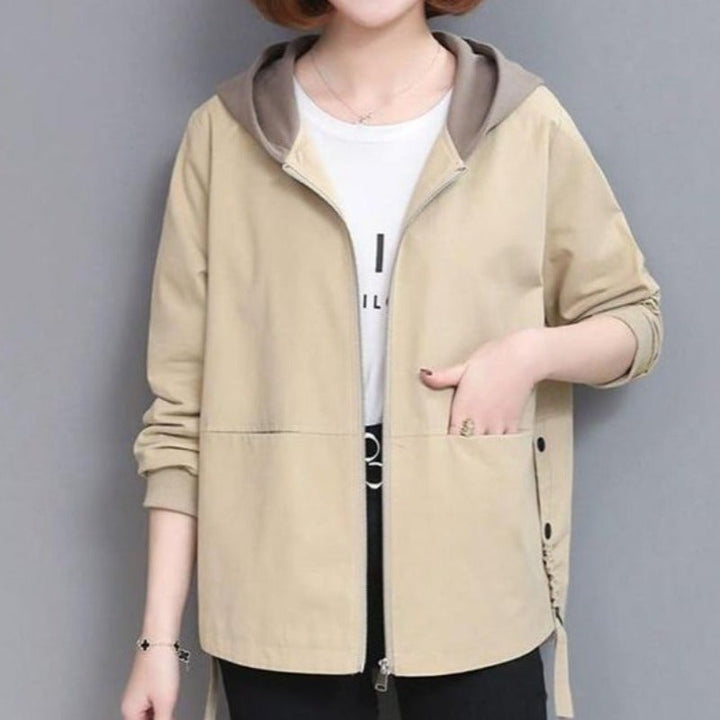 Drune | Damen-Übergangsjacke mit Verzierung auf der Rückseite