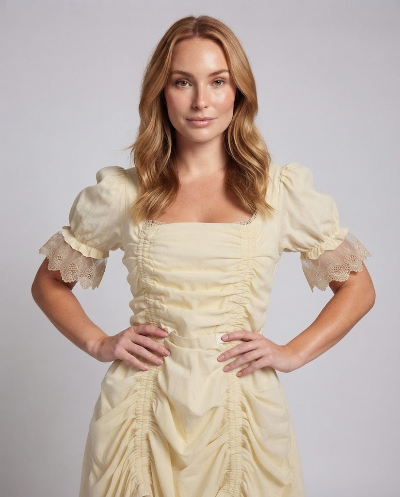 Damenkleid mit Rüschen und Spitzenbesatz Drune