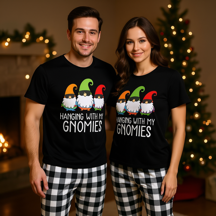 Drune | Paar Kurzarm-Pyjamas mit Aufdruck "Hängend mit meinen Gnome"