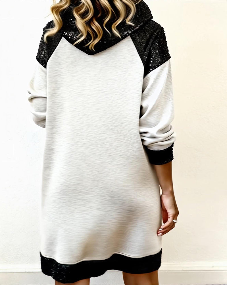 Drune | Kleid mit Kapuze und Kontrastfarbenen Einsätzen