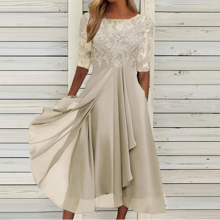 Drune | Elegantes Handgefertigtes Spitzenkleid