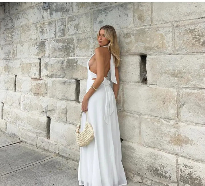 Drune | Tief ausgeschnittenes Halterkleid mit Schlitz