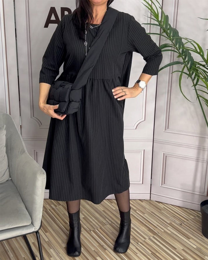 Drune | Schlichtes Geripptes Kleid mit Rundhalsausschnitt