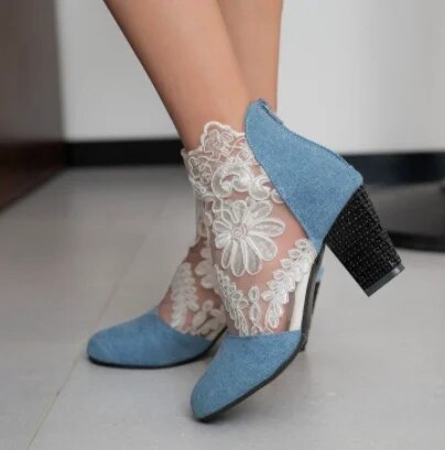 Drune - Sandalen mit Spitzenblumen