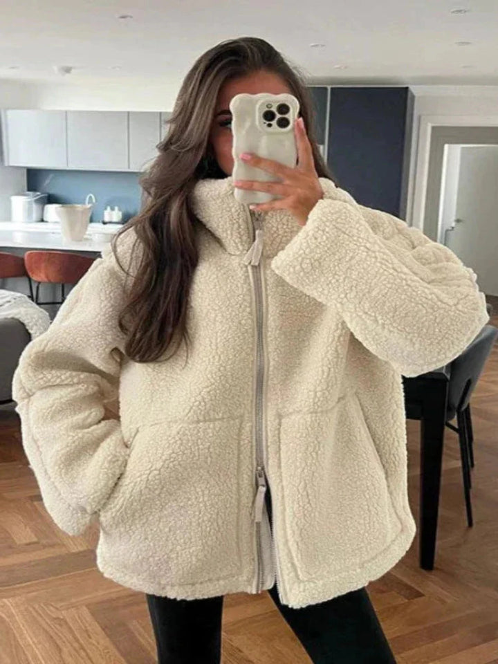 Drune | und Kaffee Lammwolljacke für Damen - fluffig und trendy