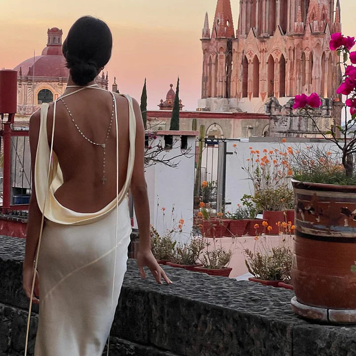 Drune | Elegantes Kleid mit Wasserfallausschnitt im Meerjungfrauenstil