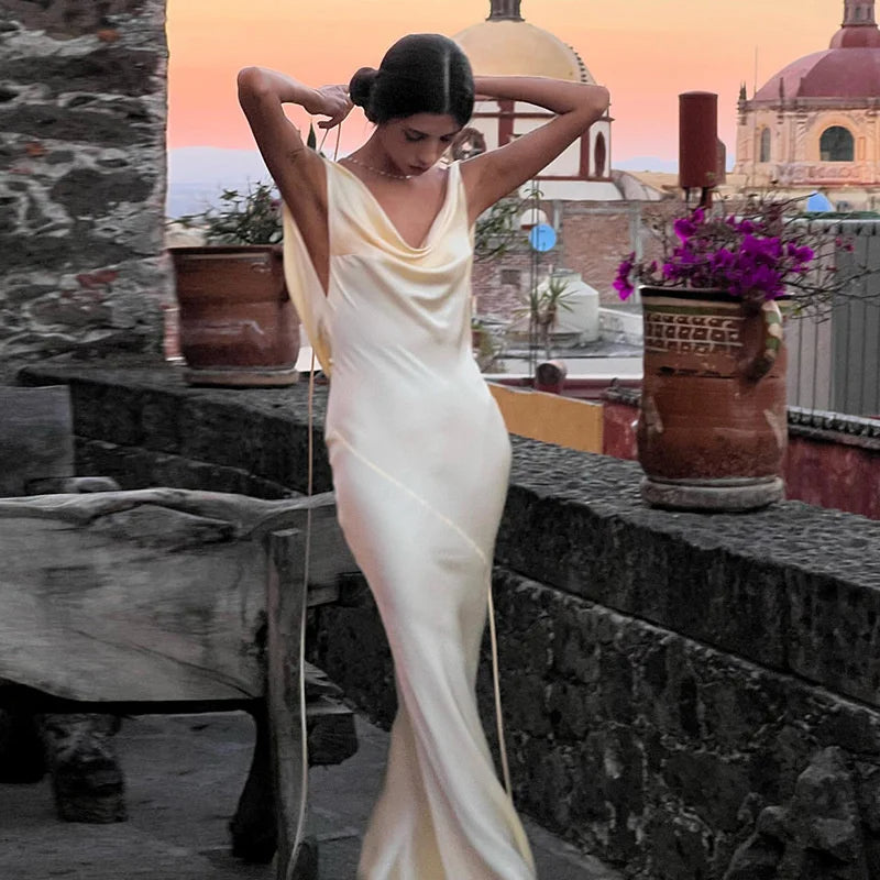 Drune | Elegantes Kleid mit Wasserfallausschnitt im Meerjungfrauenstil