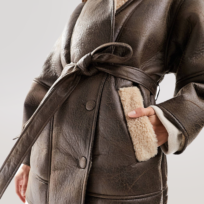 Drune | Sherpa-Gefütterte Kunstlederjacke mit Gürtel