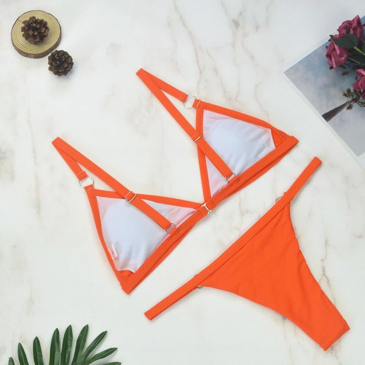 Drune Zweiteiliger Bikini-Badeanzug mit goldfarbigen Metallringen und dreieckigen Körbchen