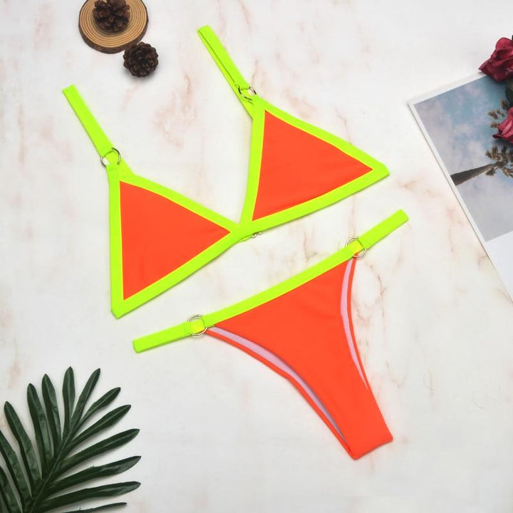 Drune Zweiteiliger Bikini-Badeanzug mit goldfarbigen Metallringen und dreieckigen Körbchen