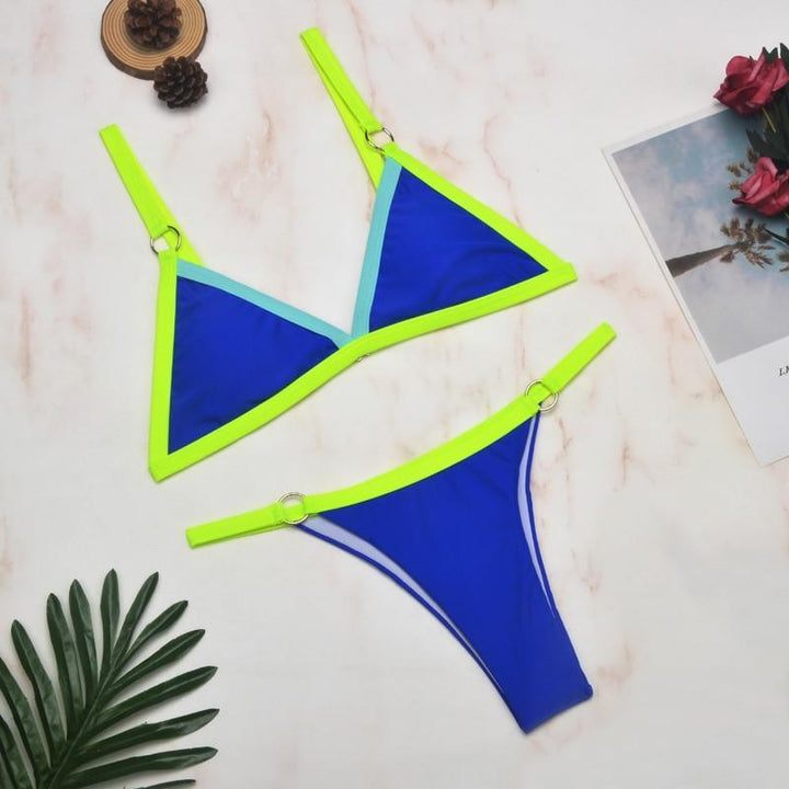 Drune Zweiteiliger Bikini-Badeanzug mit goldfarbigen Metallringen und dreieckigen Körbchen