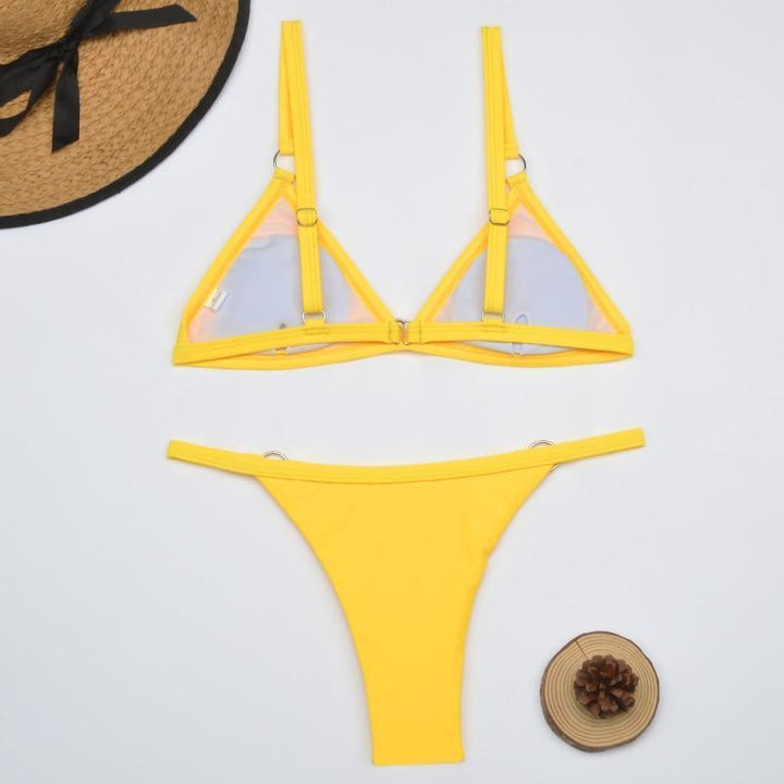 Drune Zweiteiliger Bikini-Badeanzug mit goldfarbigen Metallringen und dreieckigen Körbchen