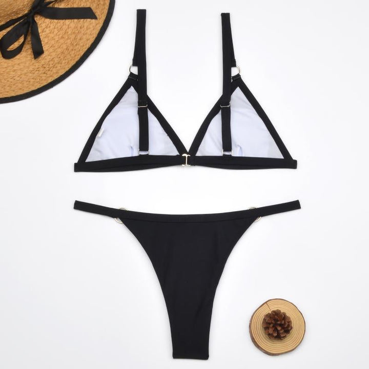 Drune Zweiteiliger Bikini-Badeanzug mit goldfarbigen Metallringen und dreieckigen Körbchen