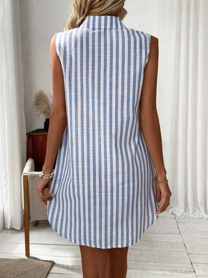 Drune | Ärmelloses Hemdkleid mit V-Ausschnitt und Knöpfen
